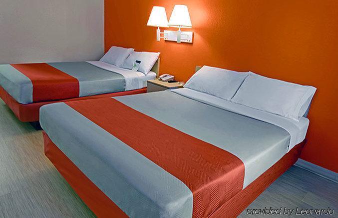 American Inn Carlisle Bagian luar foto